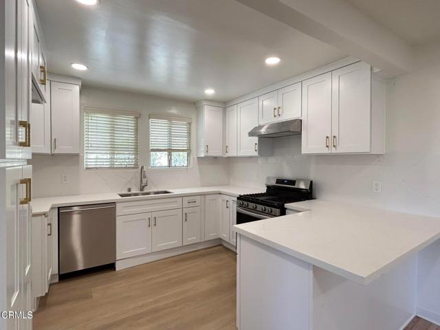 Detail Gallery Image 7 of 11 For 4622 La Canada Blvd Bld, La Canada Flintridge,  CA 91011 - 3 Beds | 1/1 Baths