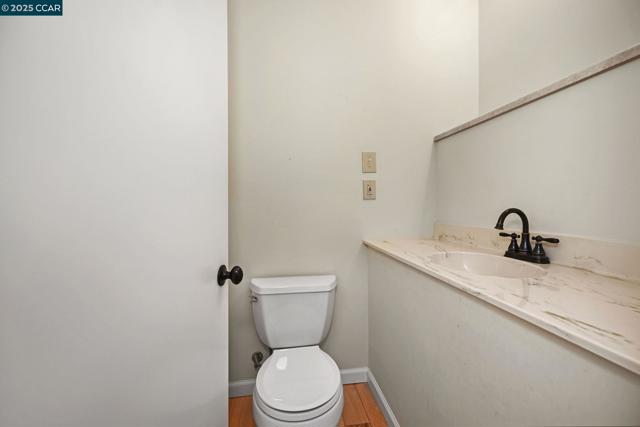 260 Saint Christopher Dr, Danville CA: https://media.crmls.org/mediaz/e35d5251-16de-432e-9a7b-8cbcbeb5dba0.jpg