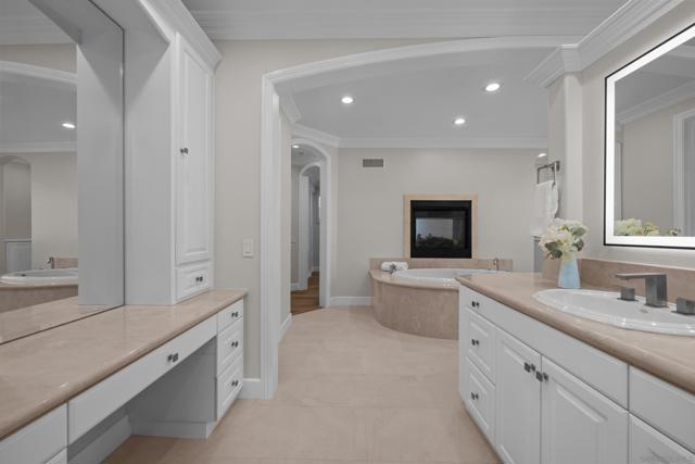 836 Jensen Ct, Encinitas CA: https://media.crmls.org/mediaz/e35ef151-ffc2-4fd5-bb50-e02e227317e2.jpg
