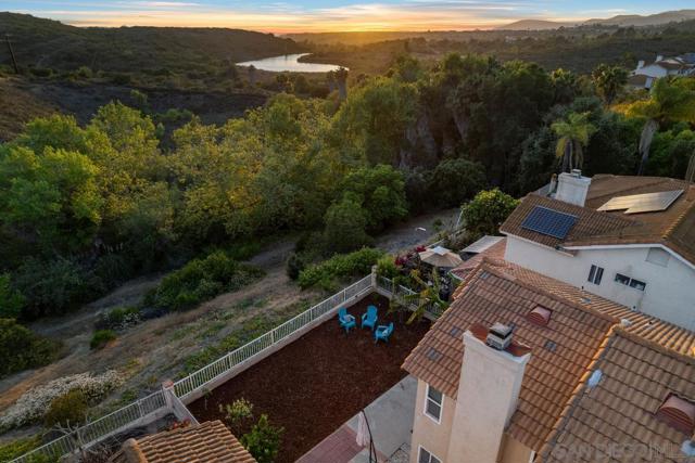 10832 Avenida De Los Lobos, San Diego CA: https://media.crmls.org/mediaz/e35f11c2-a2cc-4428-a94e-5bff77a2abad.jpg