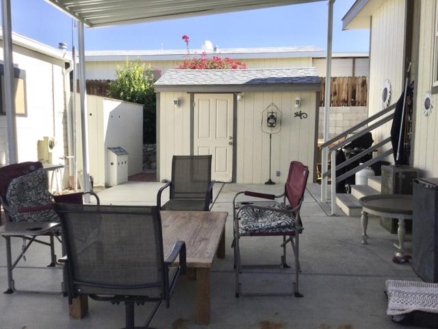 74711 Dillon Rd Spc 948, Desert Hot Springs CA: https://media.crmls.org/mediaz/e35f45bd-74b8-4c82-a8b2-fd4e1925a53c.jpg