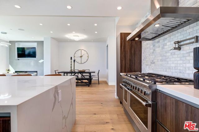489 S Willaman Drive, Los Angeles CA: https://media.crmls.org/mediaz/e35faff0-1dd1-4707-94ab-5c97961979c8.jpg