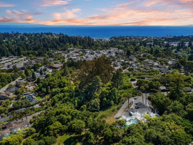 532 Moonrise Lane, Aptos CA: https://media.crmls.org/mediaz/e36012e5-f2bd-4c31-8fc0-16ef144fd012.jpg