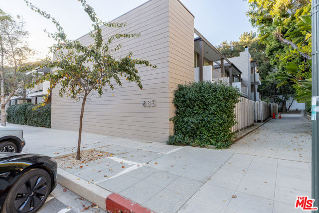 Drew Fenton | 833 Moraga Drive Los Angeles CA | MLS: 7508496 Drew Fenton | 833 Moraga Drive Los Angeles CA | MLS: 7508496