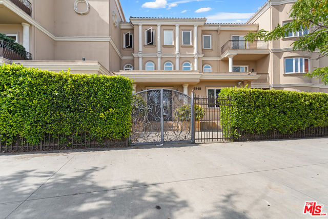 4848 Wilshire Boulevard, Los Angeles CA: https://media.crmls.org/mediaz/e3606ab6-a9b5-418e-873e-a6a200bfd7b4.jpg