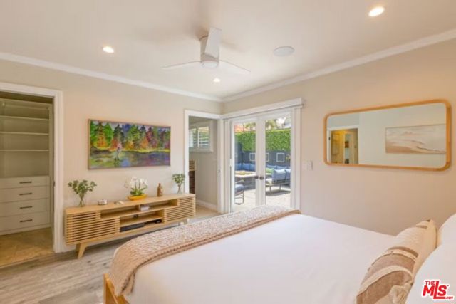 725 N Harvard Boulevard, Los Angeles CA: https://media.crmls.org/mediaz/e3608aff-5418-4005-9070-b487e8dfa415.jpg