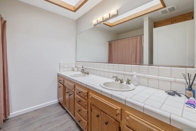 300 W Adrian Way, Hanford CA: https://media.crmls.org/mediaz/e360f327-d2a0-4654-ac2f-d5a0bd4c651c.jpg