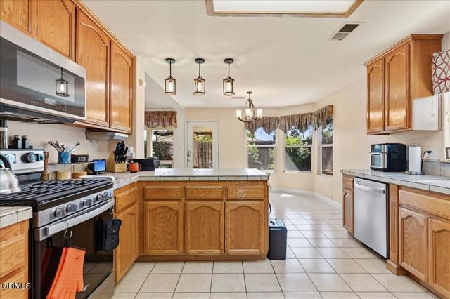 Detail Gallery Image 17 of 46 For 5813 Ragusa Ln, Bakersfield,  CA 93308 - 3 Beds | 2 Baths