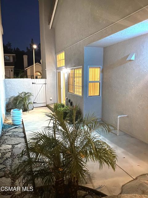 525 Myrtle Court, Oak Park CA: https://media.crmls.org/mediaz/e361b06a-5b64-4846-a1ba-d7cc19eb7479.jpg