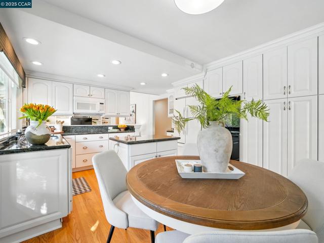 1804 Piedras Circle, Alamo CA: https://media.crmls.org/mediaz/e361dbf9-66de-4863-903f-e04648b76dd5.jpg