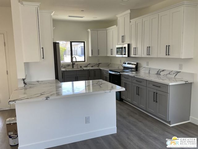 16347 Avenida Atezada, Desert Hot Springs CA: https://media.crmls.org/mediaz/e3632309-0751-4008-a59c-ca8646fec5ba.jpg