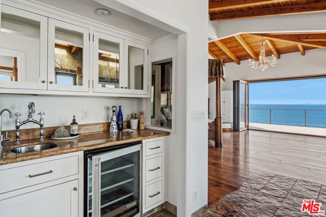 7007 Birdview Avenue, Malibu CA: https://media.crmls.org/mediaz/e3639a5f-1da1-4724-be5f-a1095f7e5c8c.jpg