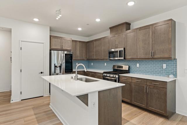 Detail Gallery Image 12 of 66 For 227 Canopy Trails Place, Fallbrook,  CA 92028 - 4 Beds | 2/1 Baths