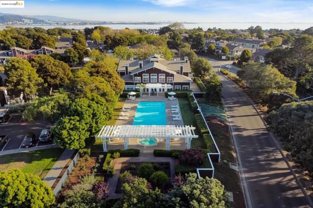 96 Bayside Ct, Richmond CA: https://media.crmls.org/mediaz/e3649733-15e1-4fba-a427-ce0d1de3b0ec.jpg
