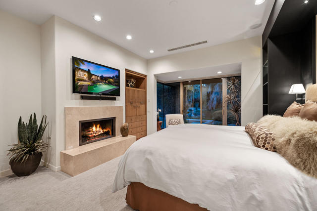 1134 Lake Vista, Palm Desert CA: https://media.crmls.org/mediaz/e368502d-0aec-4515-853b-ec76ff33edb4.jpg