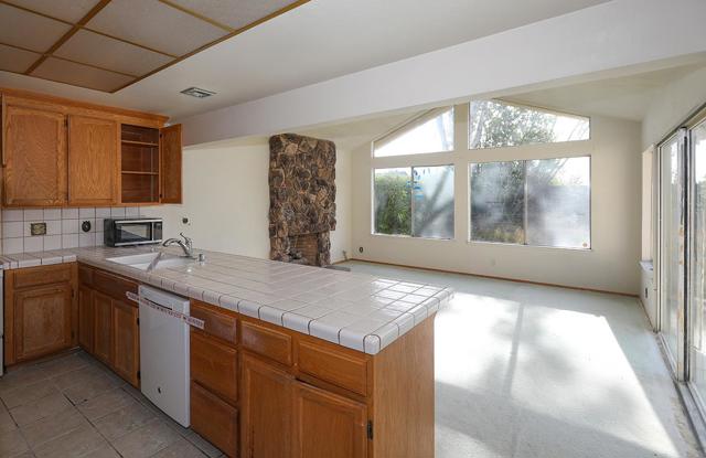 3621 La Mesa Drive, Hayward CA: https://media.crmls.org/mediaz/e3690373-a848-41b5-a3df-919a4e737ea5.jpg