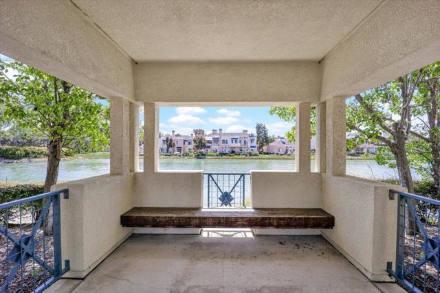 401 Baltic Circle,  CA: https://media.crmls.org/mediaz/e36909b9-9323-4286-a9ea-cc67e6c2d8b9.jpg