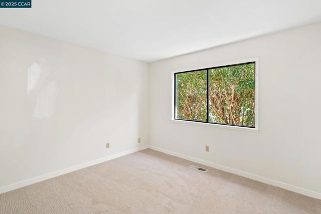 131 Clover Hill Court, Danville CA: https://media.crmls.org/mediaz/e3692744-631b-4171-a534-312e6022e2f1.jpg