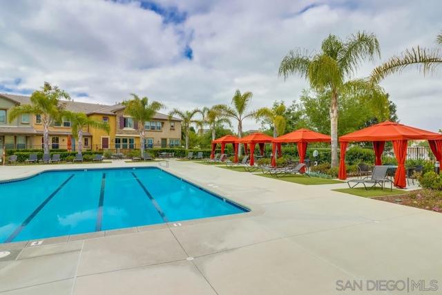10637 Golden Willow Tr, San Diego CA: https://media.crmls.org/mediaz/e3694497-255c-4342-b9f2-30fd65c4963a.jpg
