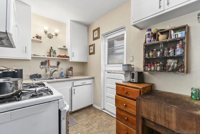4225 4227 Whittier St, San Diego CA: https://media.crmls.org/mediaz/e369756a-2aee-4499-893d-ee18c54f1e97.jpg
