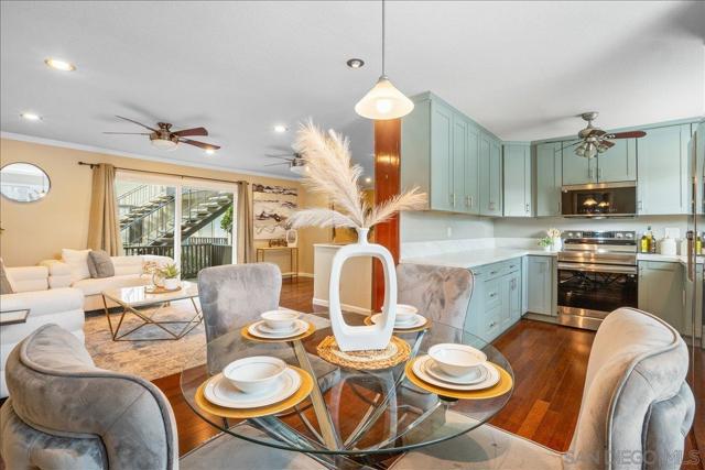 6927 Amherst St, San Diego CA: https://media.crmls.org/mediaz/e36999fb-3ea1-471f-a43f-b6217b86a917.jpg