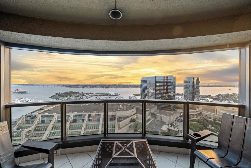 100 Harbor Dr - photo 2