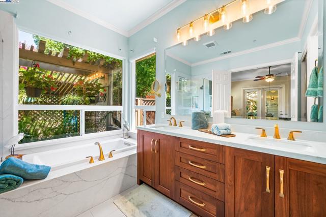 444 Cabonia Ct, Pleasanton CA: https://media.crmls.org/mediaz/e36a1c13-c111-4cb9-9fc5-c95522763a05.jpg