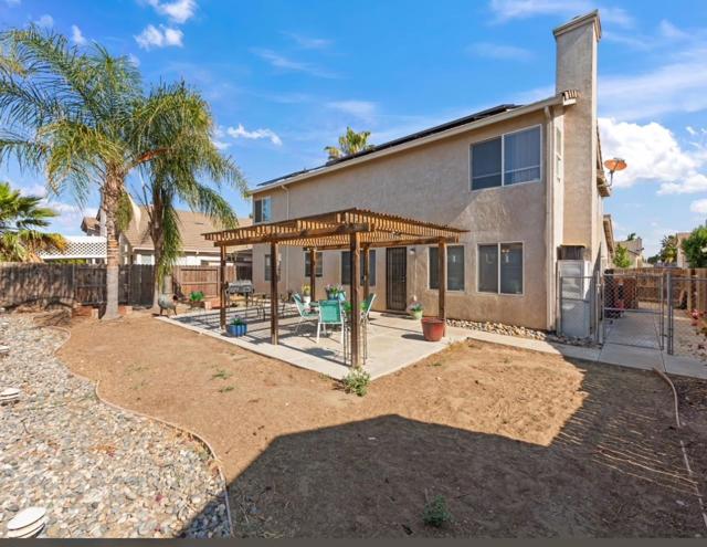 2090 Iroula Way, Tracy CA: https://media.crmls.org/mediaz/e36a1ecb-ade3-4722-80c8-17a5b77ac043.jpg
