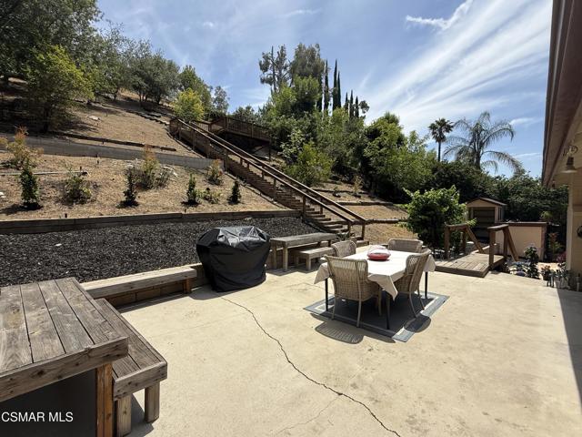 4809 Dunman Avenue, Woodland Hills CA: https://media.crmls.org/mediaz/e36addf4-578d-438c-a271-1680233a17bb.jpg