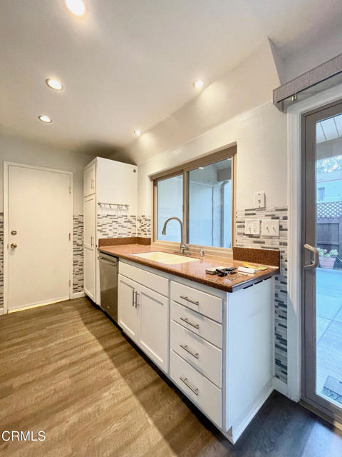 Detail Gallery Image 12 of 36 For 1220 Llama Ct, Ventura,  CA 93003 - 3 Beds | 1/1 Baths