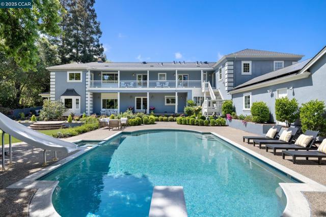 2398 Ironwood Pl, Alamo CA: https://media.crmls.org/mediaz/e36b8c11-8256-4472-93a7-d003b16ecc58.jpg