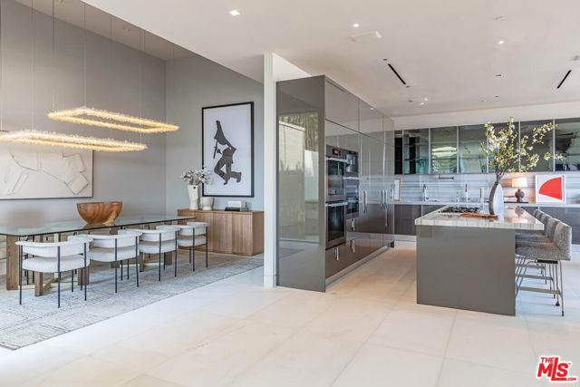 9150 Oriole Way, Los Angeles CA: https://media.crmls.org/mediaz/e36be041-2094-4849-b0e4-04bea424501b.jpg