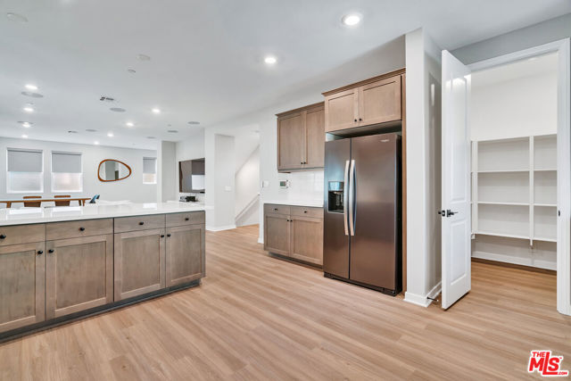 515 Daniel Freeman Circle, Inglewood CA: https://media.crmls.org/mediaz/e36ce0ba-f66b-4142-b570-cebf1852abbd.jpg