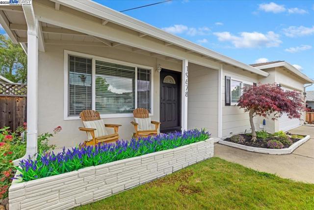 19678 Bernal Street, Castro Valley CA: https://media.crmls.org/mediaz/e36ce353-6db4-45a0-ab46-08c741ec6b06.jpg