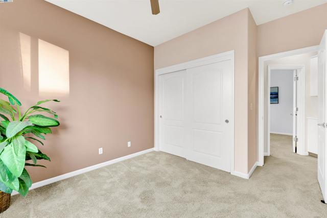 Image 34 of 60 For 707 Tivoli St