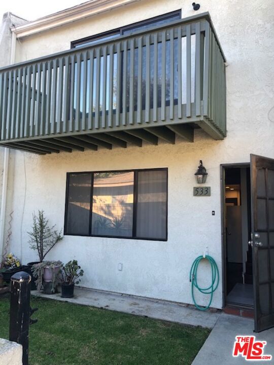 533 W 219th Street, Carson CA: https://media.crmls.org/mediaz/e36e20ee-743d-42db-a050-afc4fa354048.jpg