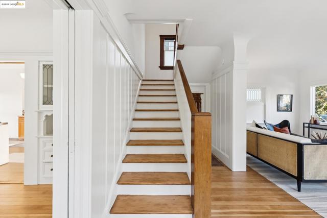 1532 Walnut St, Berkeley CA: https://media.crmls.org/mediaz/e36e21ac-903e-466f-bfef-ccf99f0fbda2.jpg