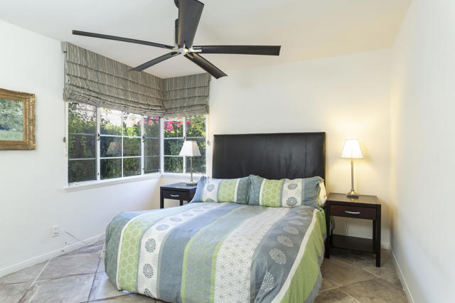 438 E Avenida Hokona, Palm Springs CA: https://media.crmls.org/mediaz/e36e2a10-bae4-4ab0-aaaf-17e8e46b3586.jpg
