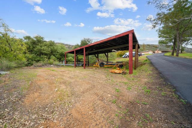 21908 Japatul Ln, Alpine CA: https://media.crmls.org/mediaz/e36e662d-a20d-4c81-9485-e8d5656a3c2a.jpg