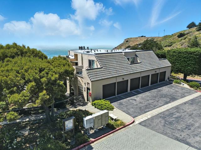 451 Roberts Road, Pacifica CA: https://media.crmls.org/mediaz/e36ea168-f398-4fdb-b36f-7b8dc9c6e446.jpg