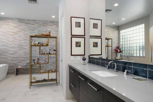 14 Stephen Terrace, Rancho Mirage CA: https://media.crmls.org/mediaz/e36f2c1c-aeb8-4be5-90d2-ebd88dd17b35.jpg