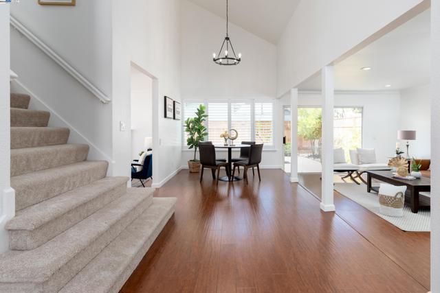 6287 Mountford Dr, San Jose CA: https://media.crmls.org/mediaz/e36f4c65-88af-44c3-8b55-18f031950b31.jpg