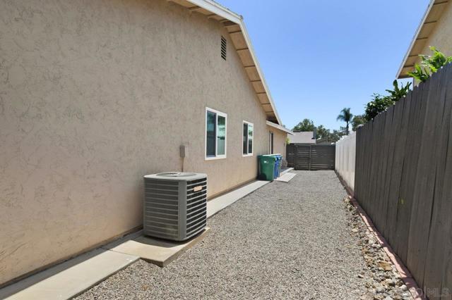 10240 Princess Marcie Dr, Santee CA: https://media.crmls.org/mediaz/e36f5bc8-439c-4915-81da-21116acd2e02.jpg