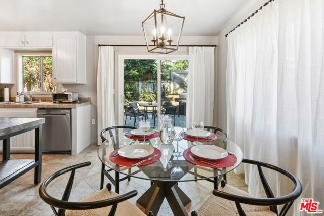 12784 Via Cortina, Del Mar CA: https://media.crmls.org/mediaz/e36f8283-6d0a-4636-bca4-8b003acaeb2e.jpg