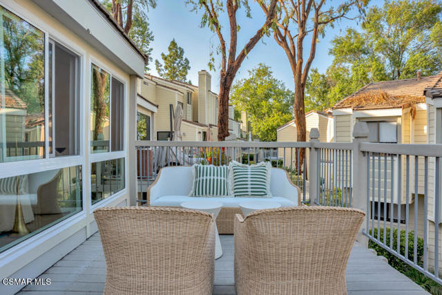 1228 S Westlake Boulevard, Westlake Village CA: https://media.crmls.org/mediaz/e36ff5d6-1c30-4335-898d-aff099cba78d.jpg