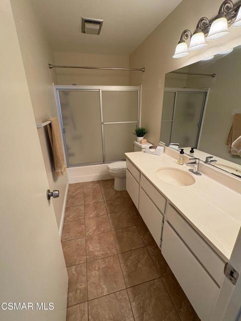 6459 Stoney View Lane, Simi Valley CA: https://media.crmls.org/mediaz/e37001c0-4c17-410e-8ae7-6f9cce832a89.jpg