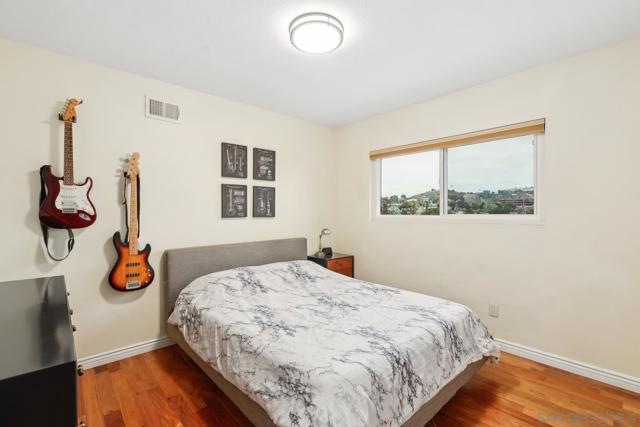768 Sonrisa Street, Solana Beach CA: https://media.crmls.org/mediaz/e37061a1-2cd6-4658-b405-b1ea2b1a7497.jpg