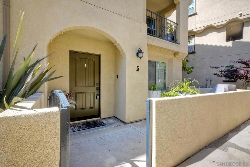 1577 Castillo Way - photo 2