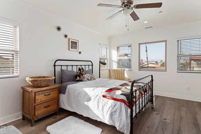 5306 Sandpiper Way, Oxnard CA: https://media.crmls.org/mediaz/e370b13a-011f-428d-a8f9-c0c7d72b7ce5.jpg