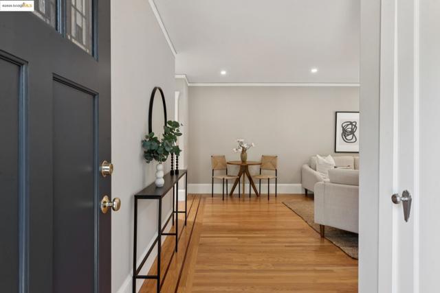 2181 Andrews St, Oakland CA: https://media.crmls.org/mediaz/e37132d7-9439-4d43-ab86-68cda2383a5c.jpg